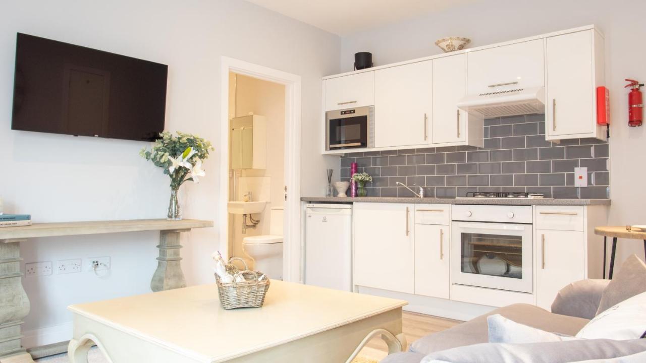 Modern Apartment With Free Parking And Wifi Stratford-upon-Avon Exterior photo